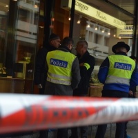 Rapina in gioielleria, "Sono passati a pochi metri da me"