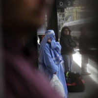 Il divieto di indossare il burqa e il niqab è conforme al diritto federale