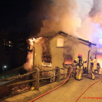 Violento incendio in un’abitazione, una persona manca all’appello