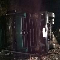 Camion lituano finisce sul fianco a Personico
