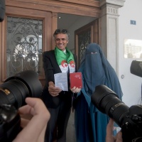Prima multa, lo spettacolo in piazza è servito