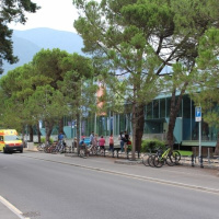 Dramma in piscina, annegato un bambino di 4 anni e mezzo