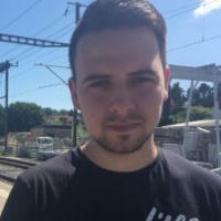 «Ho visto una ragazza bruciare viva»