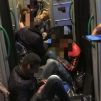 Treno strapieno: «Costretti a viaggiare gli uni sugli altri»