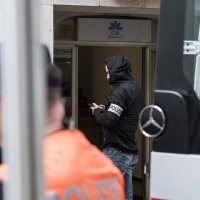 «Per rispetto verso i nostri clienti ci trasferiremo»