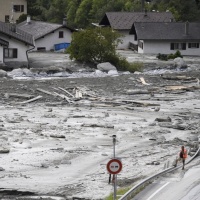 Bondo, i fiumi mettono a rischio le strade