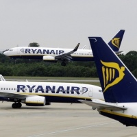 Ryanair: ai piloti bonus fino a 12mila euro per tagliare le ferie