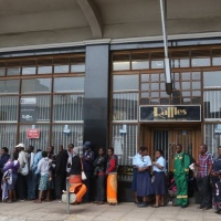 «Prudenza per chi è, o vuole andare, in Zimbabwe»