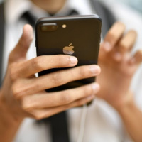 Apple ammette: «Rallentiamo i modelli di iPhone più vecchi»