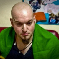Spari dall'auto sui passanti, feriti 6 immigrati