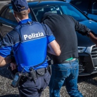 Preparava una strage a scuola, arrestato un 19enne