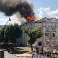 Chiesa del Sacro Cuore in fiamme, tre piani sono crollati