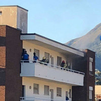 Incendio in un appartamento, un ferito