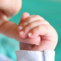 Neo mamme e lavoro, un’iniziativa cantonale per proteggerle