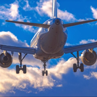 Limitare i viaggi in aereo per statali e allievi