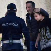 Terrore sul bus: i bambini eroi che hanno nascosto il telefono