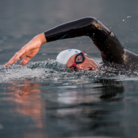 900 km a nuoto, è iniziata la titanica impresa di Ernst Bromeis