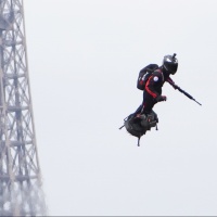 Il "Soldato volante" attraverserà la Manica con il suo Flyboard