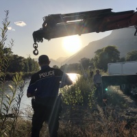 Ritrovata la carcassa di un'auto nel Rodano: è quella del dramma di Chamoson?