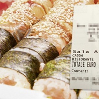 Come è facile ordinare sushi "di contrabbando" dall'Italia