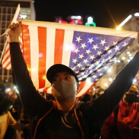 Hong Kong, centomila in piazza per ringraziare Trump