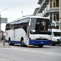 In bus a Malpensa: «Perché tagliare un servizio che funziona?»