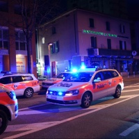 Fiamme alla pensione La Santa, evacuato lo stabile