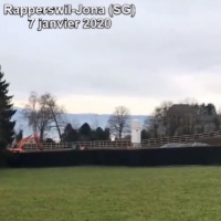 «Ci sono ingorghi ogni sera davanti alla villa»