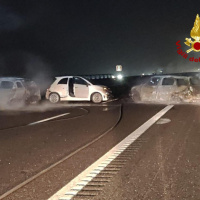Il portavalori sfuggito alla morsa di chiodi e fiamme