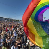 La maggioranza degli svizzeri dà uno schiaffo all'omofobia