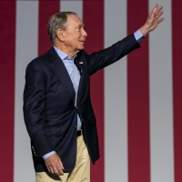 Bloomberg si ritira e sostiene Biden