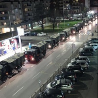 Troppi morti, l'esercito trasferisce le salme in altre città