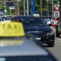 Taxi fermi: «Non ci sono più clienti»