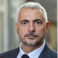 Non è ora di chiudere le scuole?