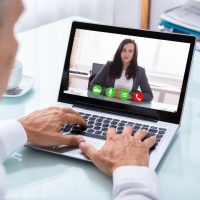 Videoconferenza con ospite sgradito