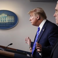 «Se Trump pensa di curare il Covid con i solarium sta sbagliando»
