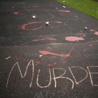 «In questa casa vive un assassino»