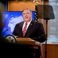 Pompeo e Bannon? «Coppia di clown bugiardi»