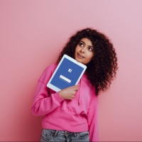 Facebook, 10 milioni per la giustizia razziale
