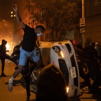 Proteste e lacrimogeni davanti alla Casa Bianca