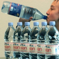 I pesticidi finiscono anche nell'Evian