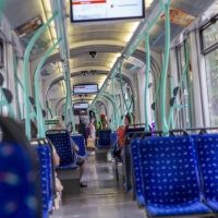 Senza mascherina sul bus, quattro ragazzini creano il caos