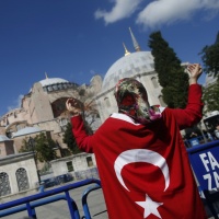 Erdoğan firma il decreto: Santa Sofia è di nuovo una moschea