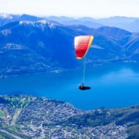 La polizia chiede aiuto per trovare il parapendista scomparso