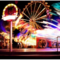 Ragazzi che "creano problemi": «Sospendiamo il Luna Park»