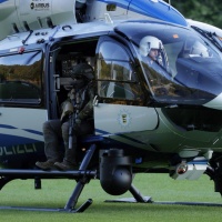 Individuo armato e pericoloso nei boschi: è caccia all'uomo