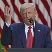 Trump ribadisce: no all'obbligo di mascherina