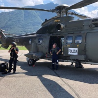 I volontari hanno accolto l'appello: tutti in cerca del parapendista
