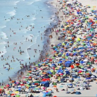 «Il caos in spiaggia è più pericoloso delle discoteche»