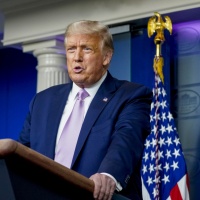 L'annuncio di Trump: «Accordo con Moderna per cento milioni di dosi del vaccino»